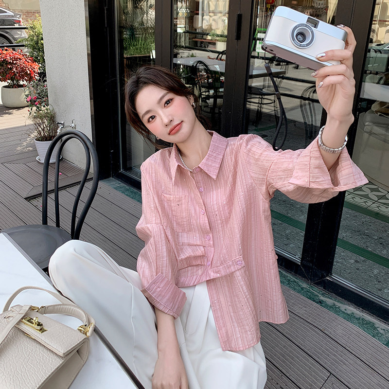 2025春季女装新款粉色不规则错扣亮片衬衫配时尚休闲宽松白色长裤图片