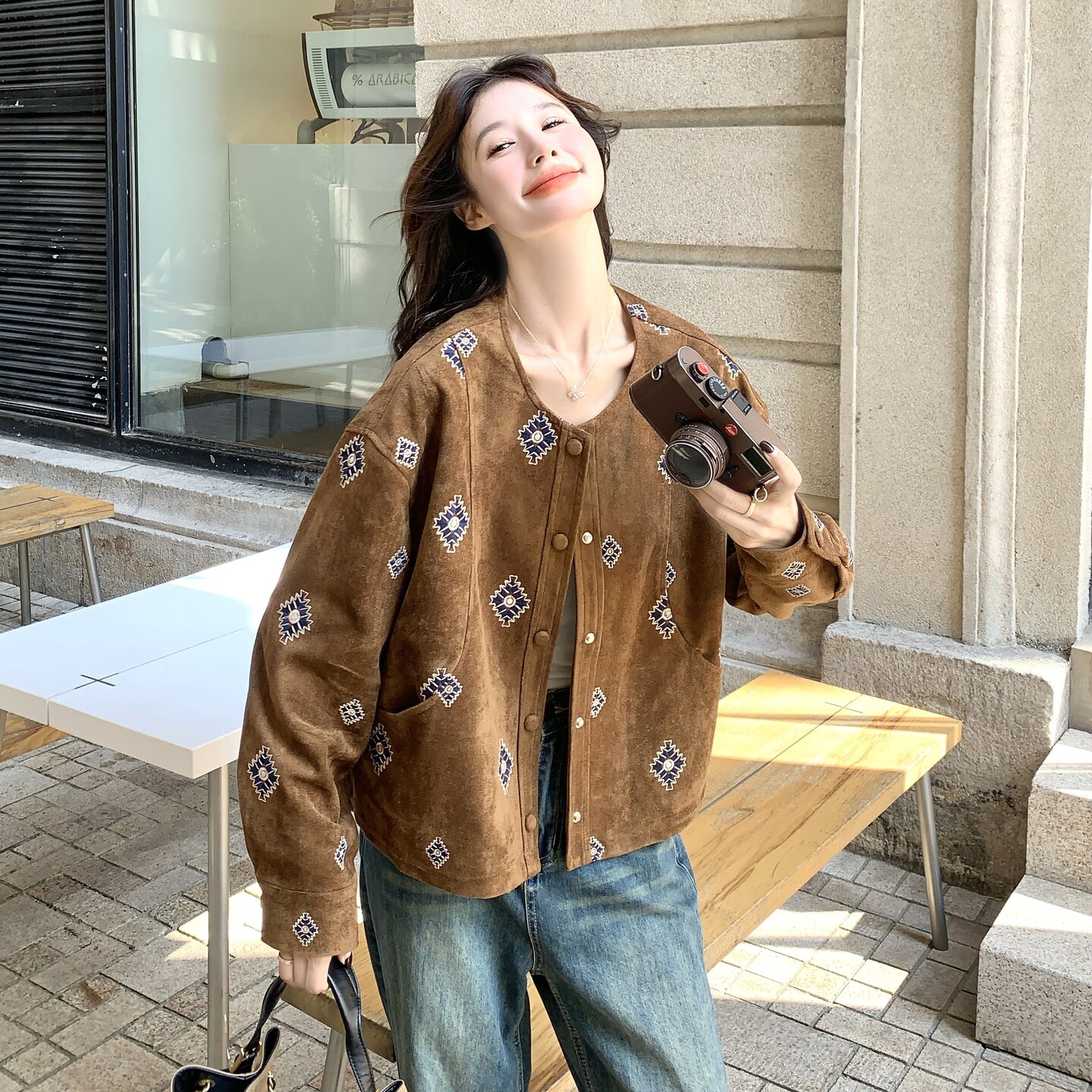 棕色复古刺绣麂皮绒外套女秋小个子网红炸街宽松时尚休闲短款夹克,女装短外套,2C258