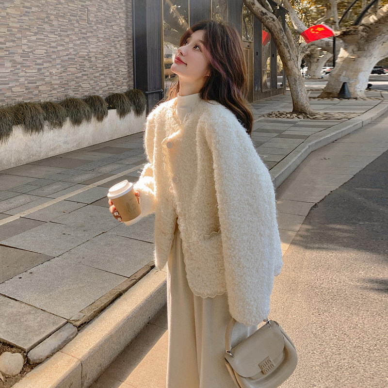 蕾丝拼接小香风羊羔毛外套女2024冬新款法式温柔风小个子毛绒上衣图片