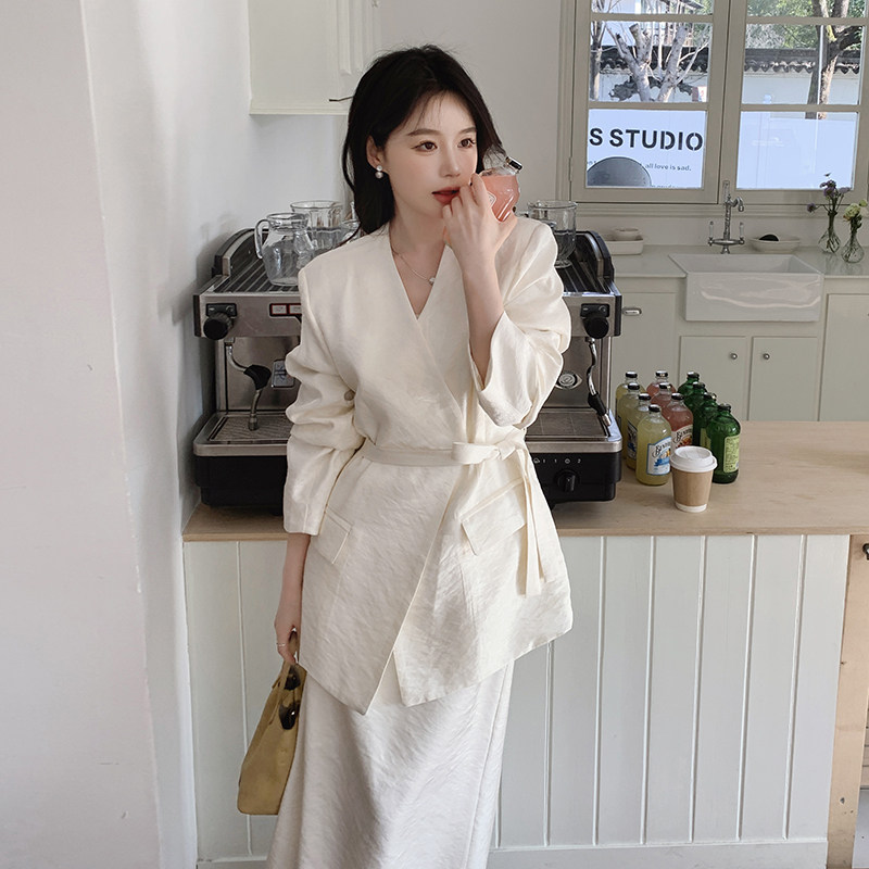 法式气质V领西装外套时尚套装女2025夏季新款高级感半身裙两件套,女装套装/套裙,2C212