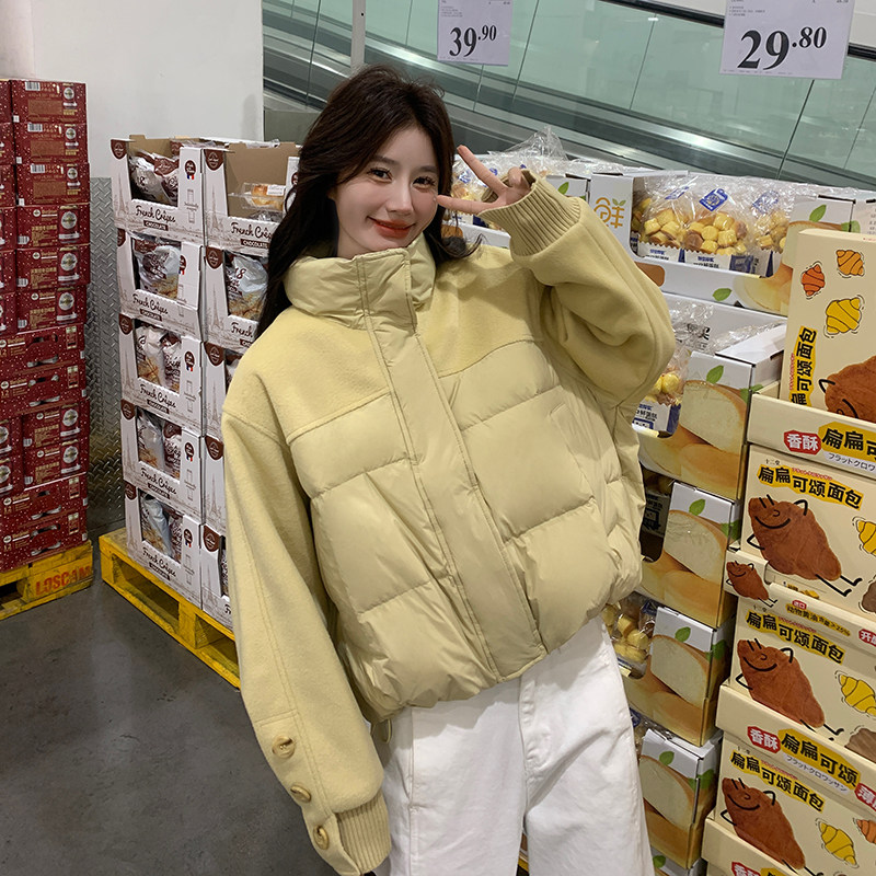 超好看黄色立领短款羽绒服女冬2024新款设计感毛呢拼接白鸭绒外套,女装羽绒服,2C126