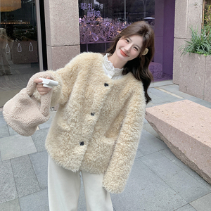 现货 浅黄色皮毛一体加厚外套 5830-P205-K308图片