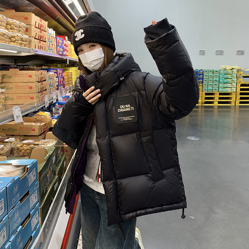 黑色保暖加厚连帽白鸭绒羽绒服外套女冬新款短款紫金小个子面包服图片