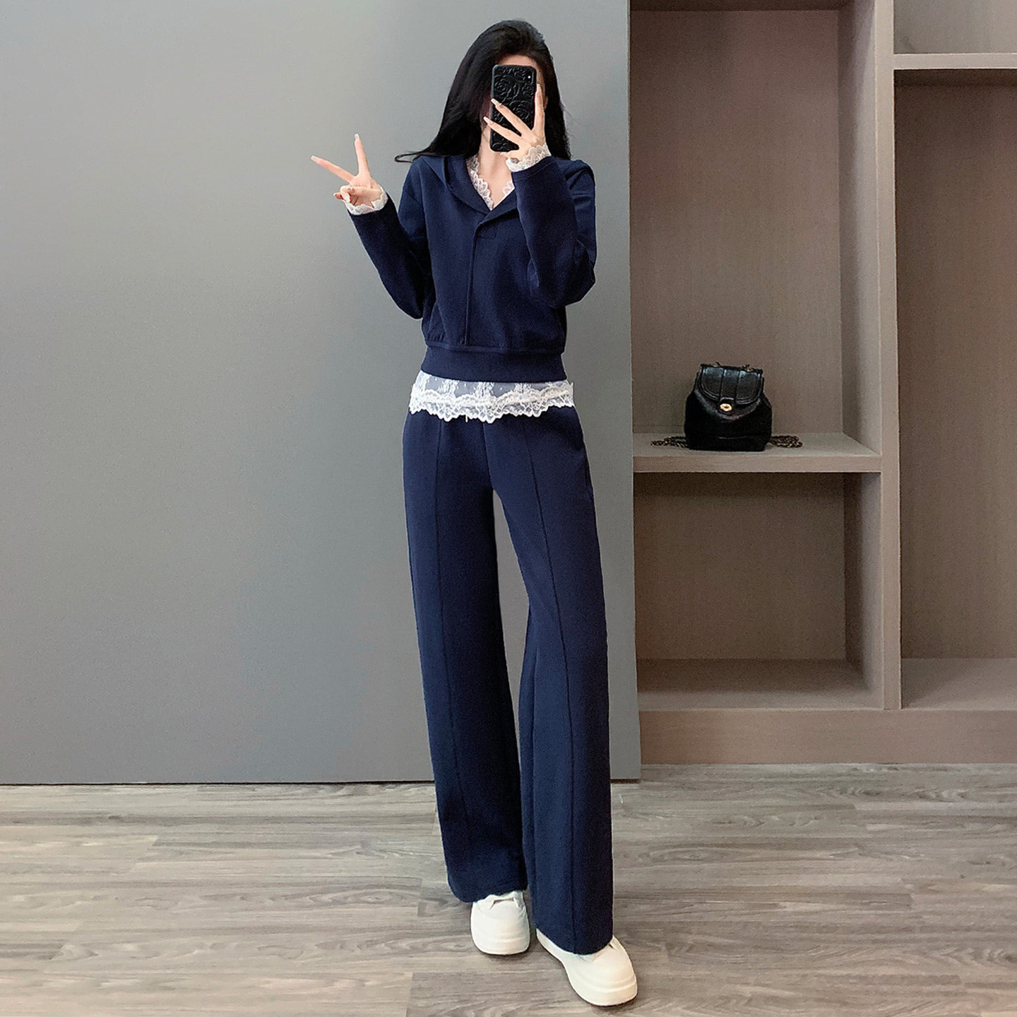 韩版休闲运动套装修身显瘦连帽短款卫衣内搭蕾丝背心阔腿裤三件套,女装套装/套裙,2C310