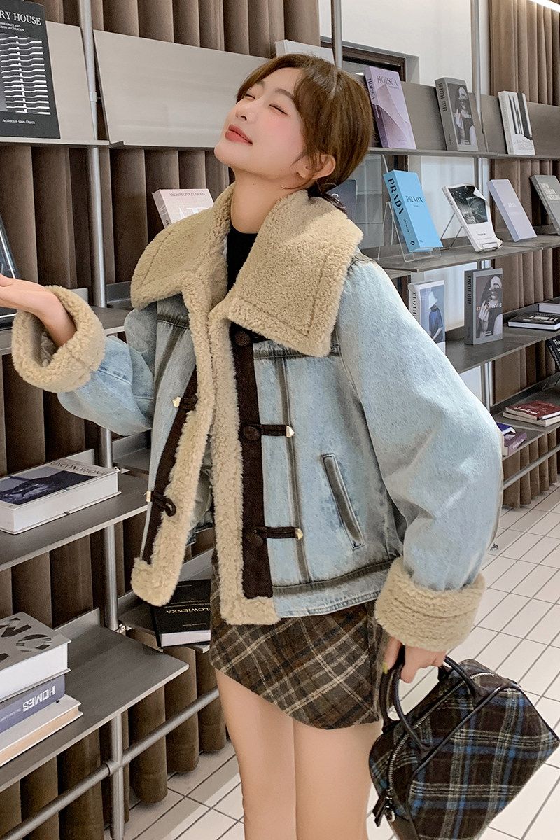 韩系设计感羊羔毛大翻领牛仔外套女2024冬季新款加绒加厚休闲上衣,女装羽绒服,2C057