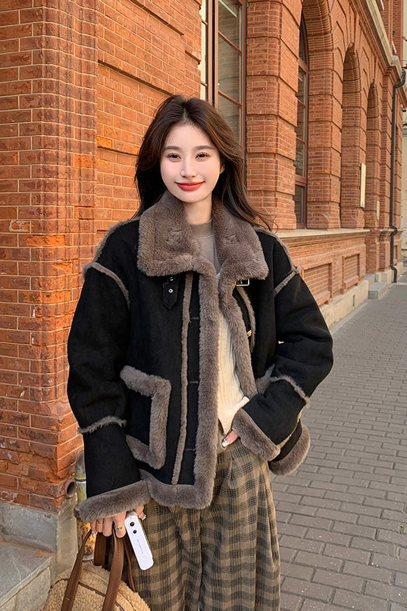 黑色皮毛一体羊羔毛外套女2024冬季新款韩版高级感小个子加厚棉衣,女装短外套,2C029