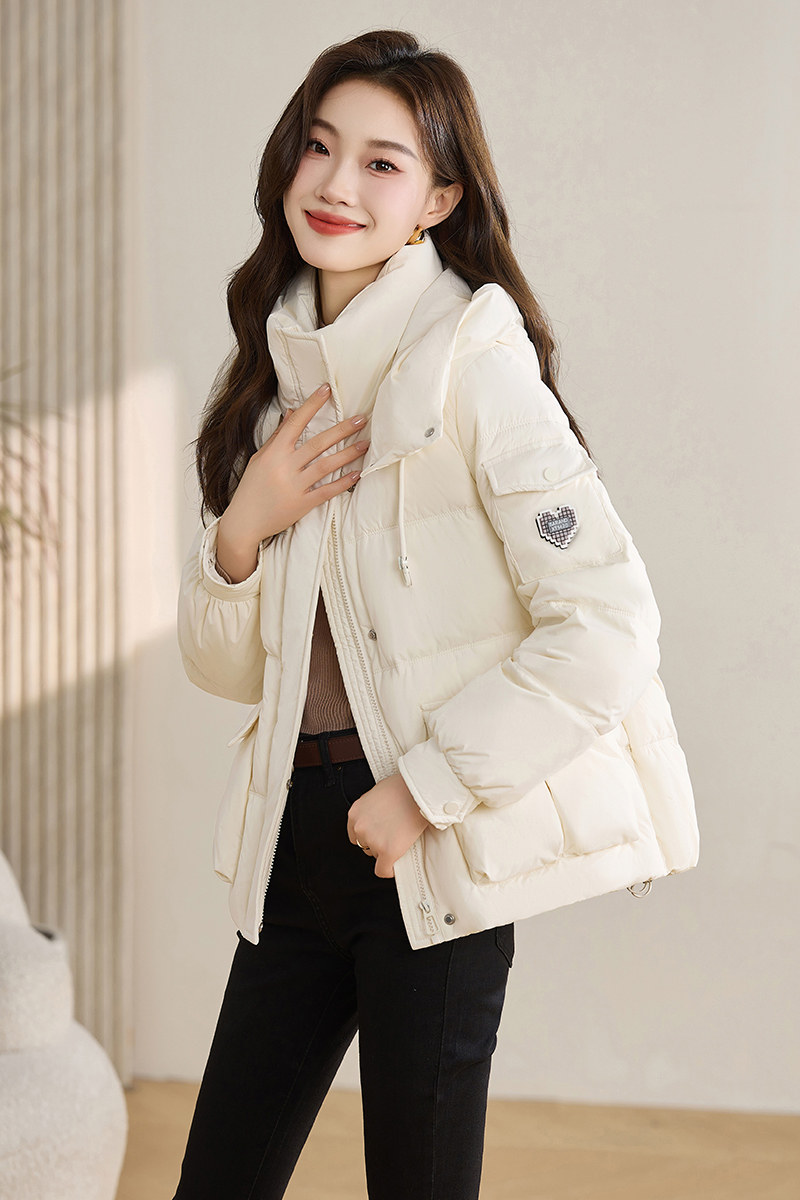 羽绒服女短款2025年冬季新款小个子高端时尚洋气白鸭绒面包服外套，女装羽绒服，自然秀,女装羽绒服,自然秀