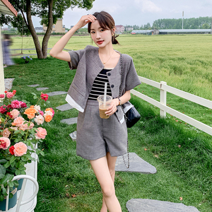 法式设计感小香风上衣套装女2025夏季新款显瘦上衣阔腿短裤两件套图片