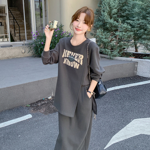 高级小众休闲穿搭灰色卫衣套装女初春秋超火好看直筒半身裙两件套图片