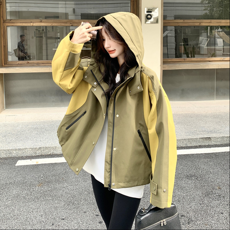 韩版时尚宽松休闲风百搭冲锋外套女秋季新款撞色拼接连帽夹克,女装短外套,2C159