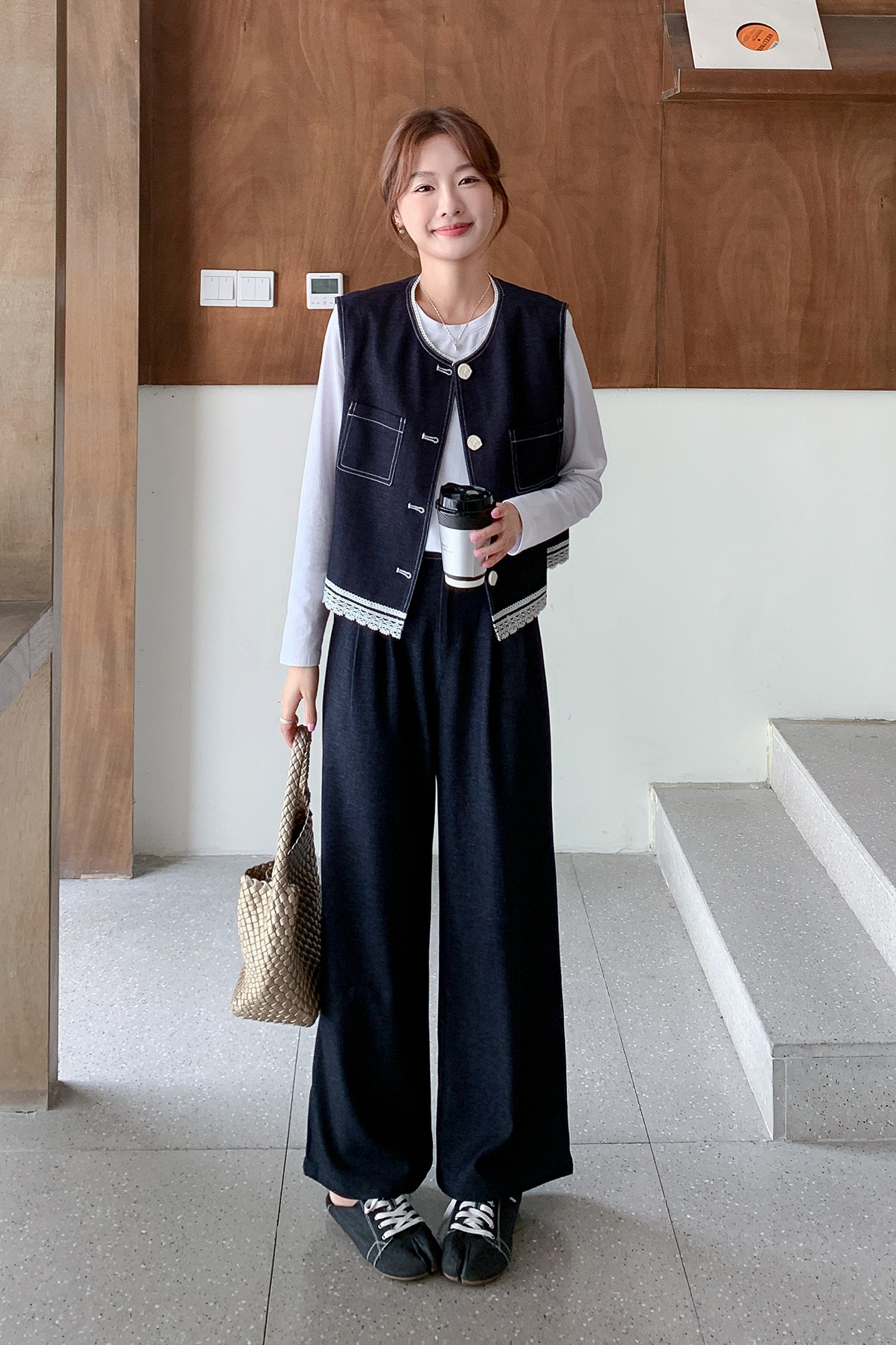 长袖T恤马甲时尚套装女2025年秋季新款洋气圆领外套阔腿裤三件套,女装套装/套裙,2D043