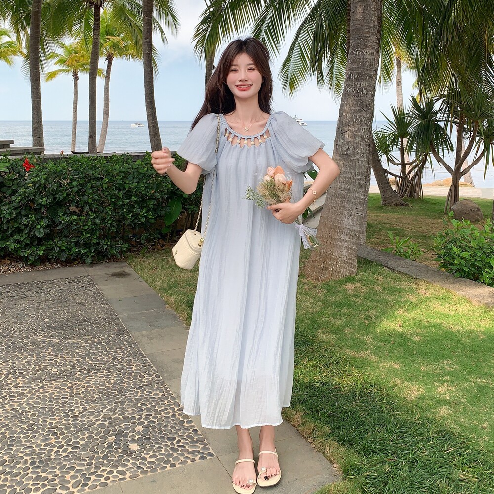 蓝色法式镂空慵懒风连衣裙2025新款夏季小众绝美小个子泡泡袖长裙,女装连衣裙,2C057