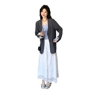 灰色轻熟风蕾丝拼接气质西服女秋季2025新款小个子显瘦小西装外套图片