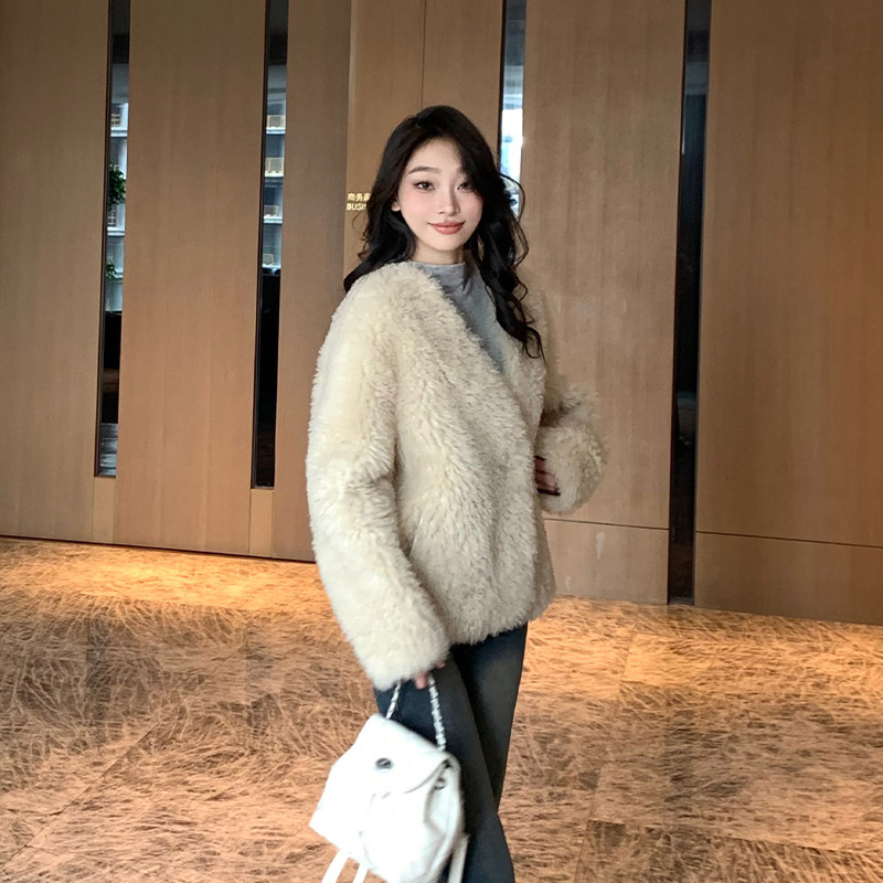 冬装新款皮毛一体小香风V领环保毛羊羔毛严格不要低价竞争,女装皮草,2C091