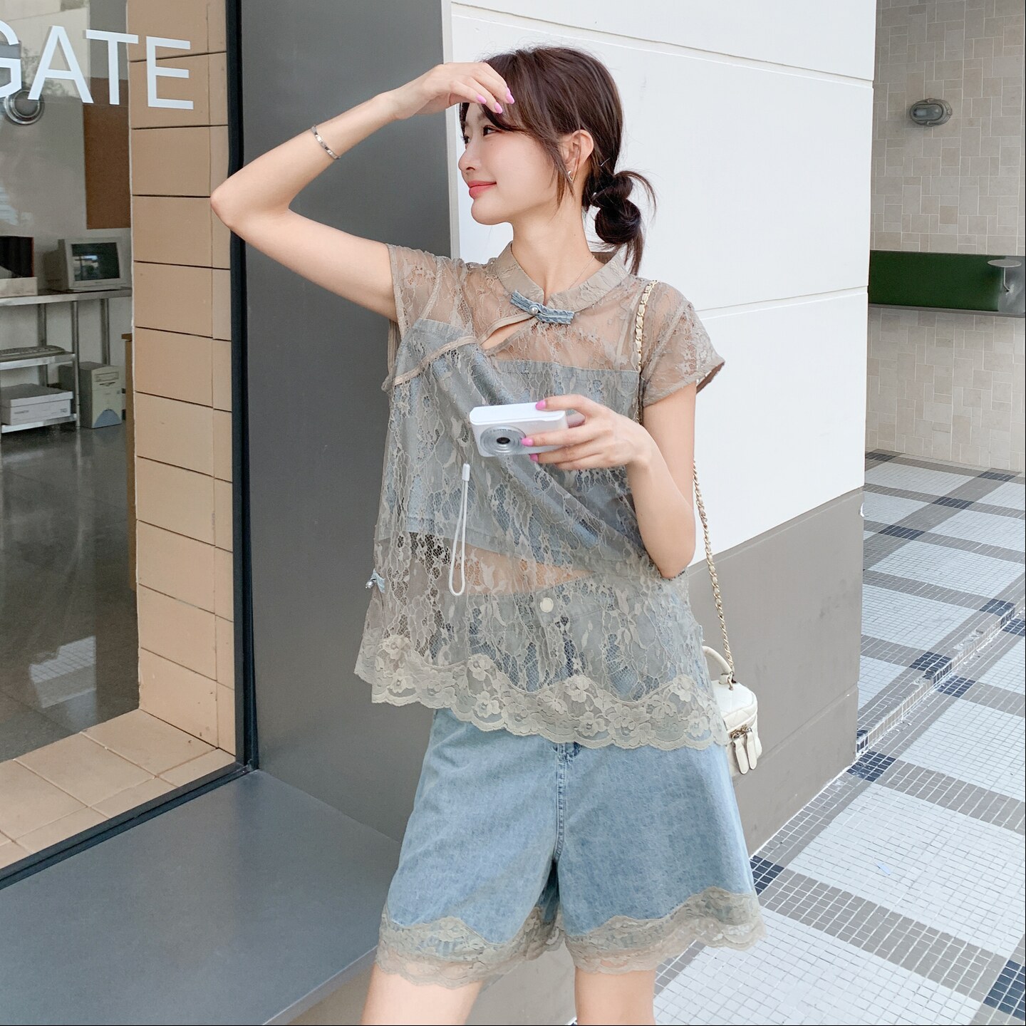 新中式风套装女2025新夏季复古盘扣蕾丝拼接上衣牛仔短裤两件套,女装套装/套裙,2C218