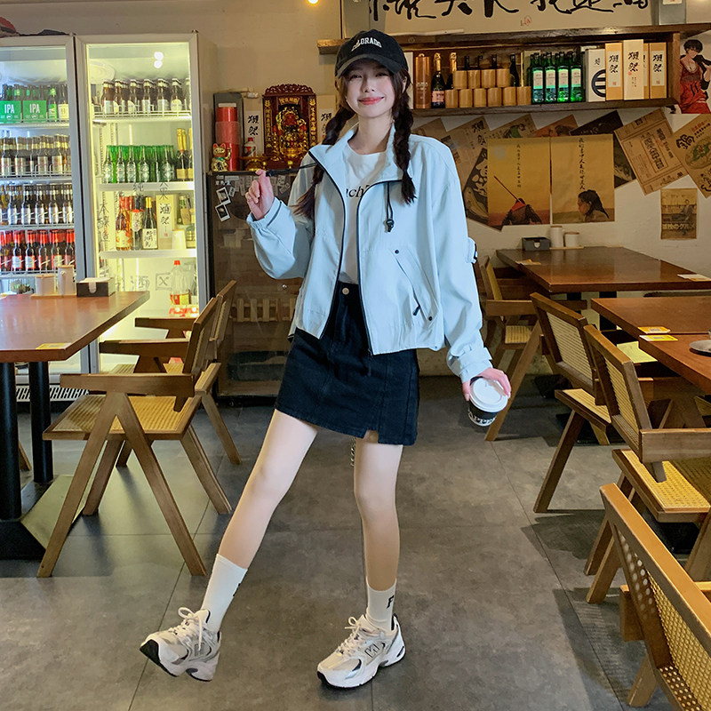 现货25春装新款宽松冲锋外套休闲工装蓝色短外套百搭女风衣外套,女装短外套,衣珂纱朗