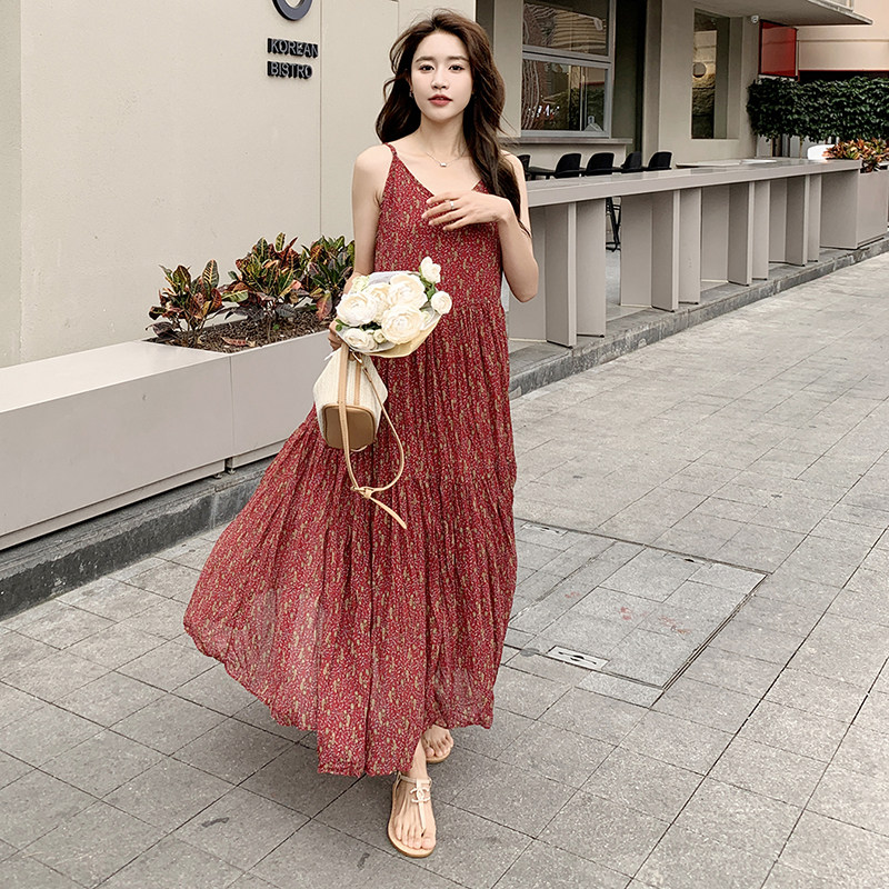 红色小碎花V领吊带连衣裙女夏季2024新款茶歇法式显瘦a字长款裙子,女装连衣裙,2C112