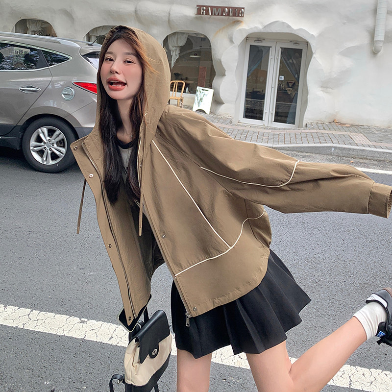 卡其色休闲连帽夹克外套女短款2025秋韩版设计感宽松运动工装上衣图片