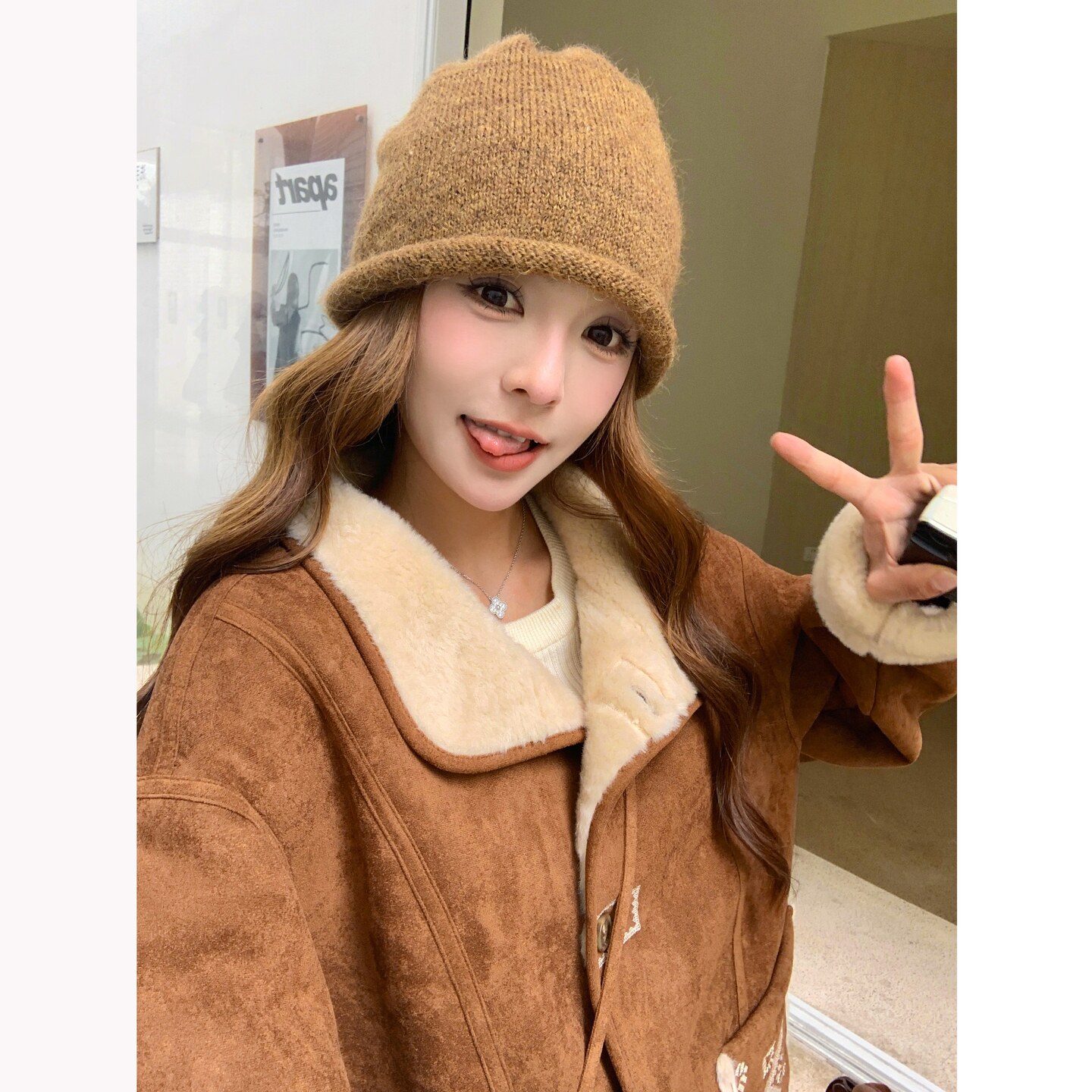 现货新款绣花加厚皮毛一体外套2D035-25105P205K308,女装短外套,2D035