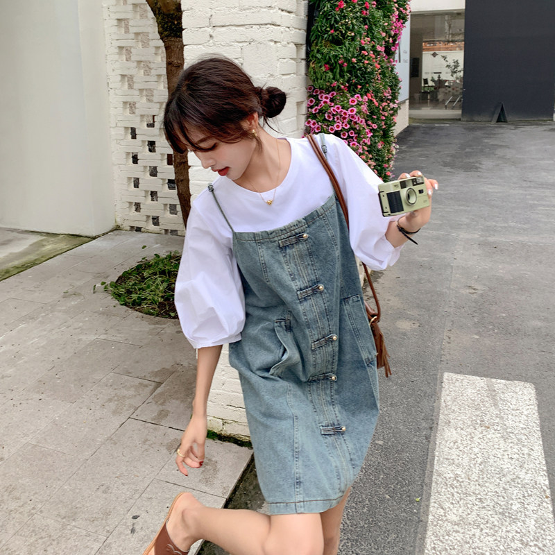 新中式盘扣牛仔背带裙套装女2025夏季新款宽松显瘦时尚T恤两件套图片