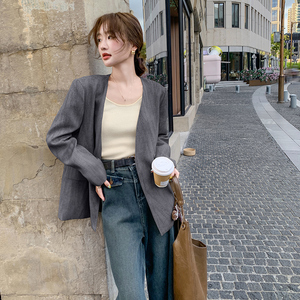 通勤卡其色短款西服上衣女春秋2025超火好看高级小众职业西装外套图片