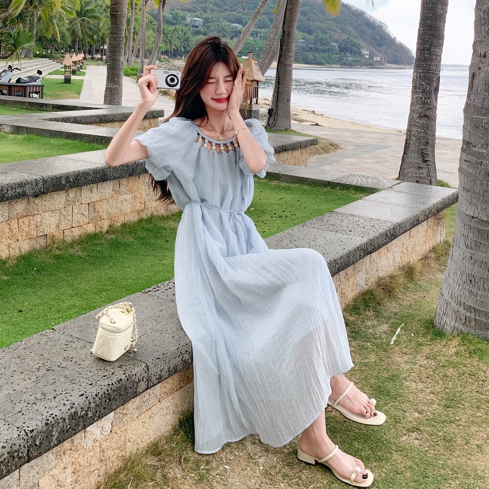 蓝色法式镂空慵懒风连衣裙2025新款夏季小众绝美小个子泡泡袖长裙,女装连衣裙,2C057