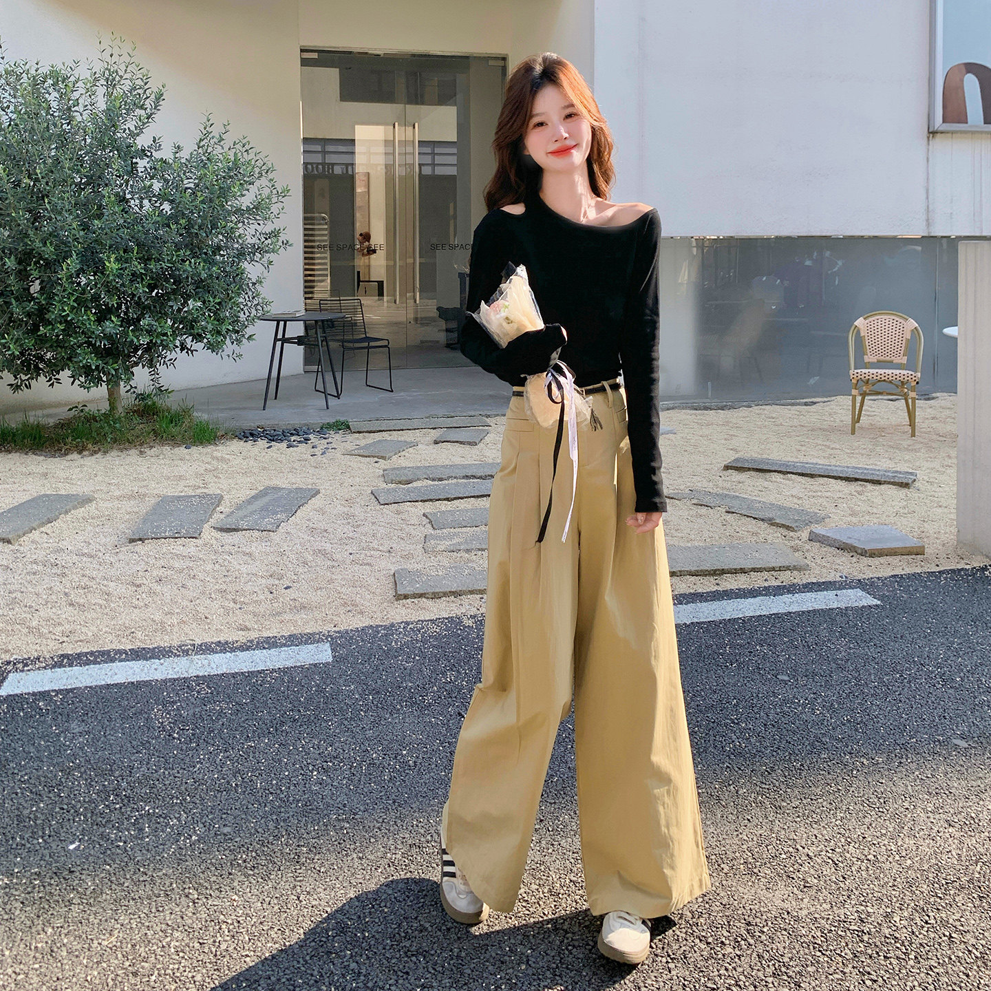 慵懒风一字领露肩t恤套装女2025春秋独特超好看高腰阔腿裤两件套,女装套装/套裙,2D078