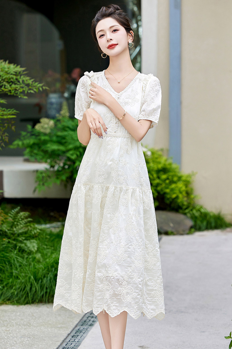 2025新款夏季女装V领木耳边显瘦减龄泡泡袖长款连衣裙,女装连衣裙,丽莎妳雅