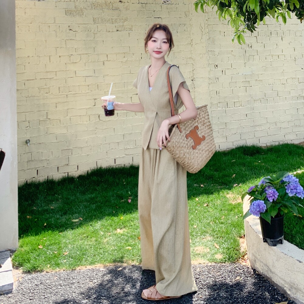 高级小众穿搭老钱风卡其色棉麻上衣套装女夏超火好看阔腿裤两件套,女装套装/套裙,2C159
