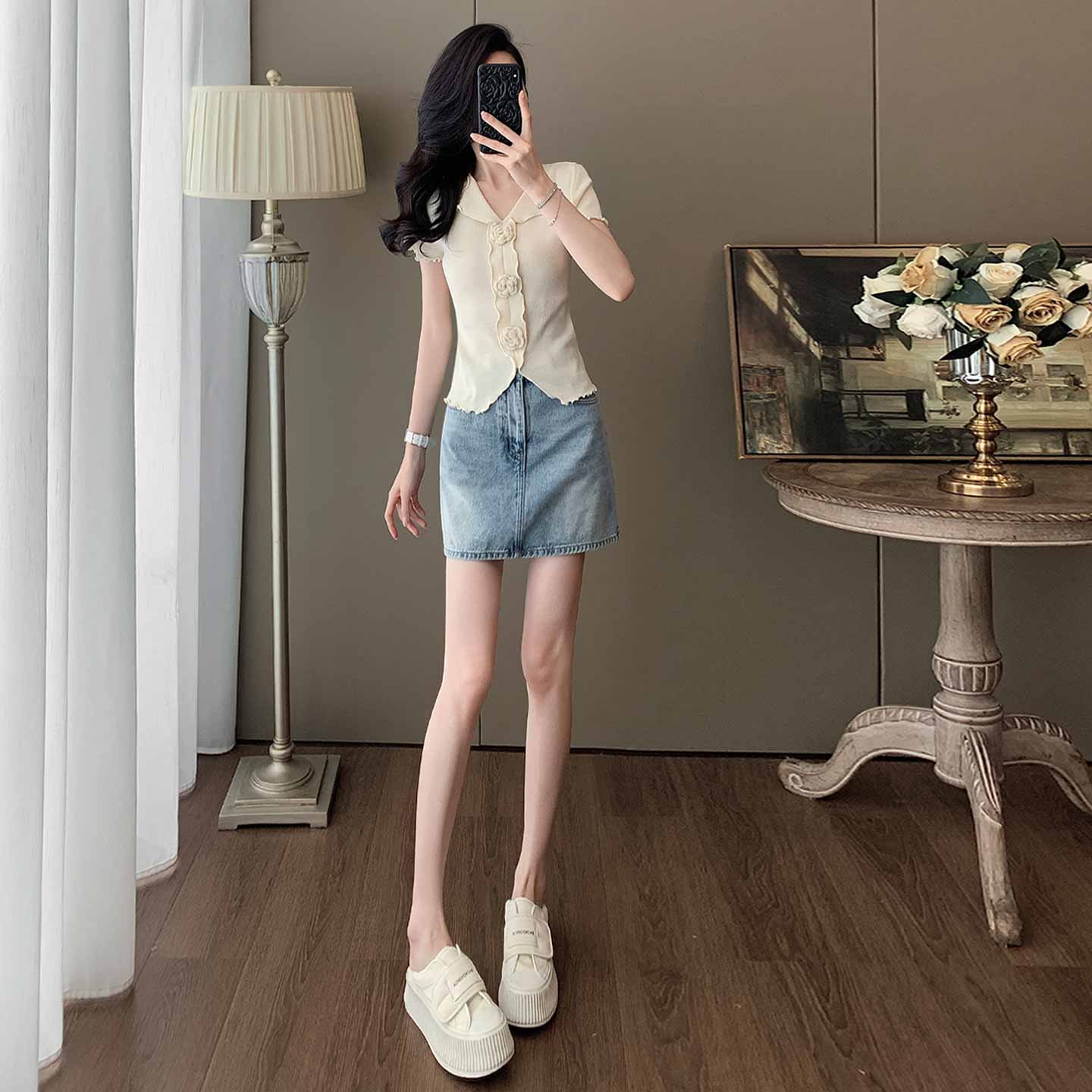 设计感时尚套装女夏季新款修身显瘦立体花朵短袖蓝色牛仔裙两件套图片