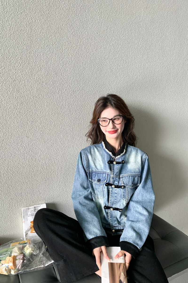 蓝色牛仔外套春秋女2024新款韩版宽松高级感撞色炸街减龄短款上衣,女装短外套,2D146