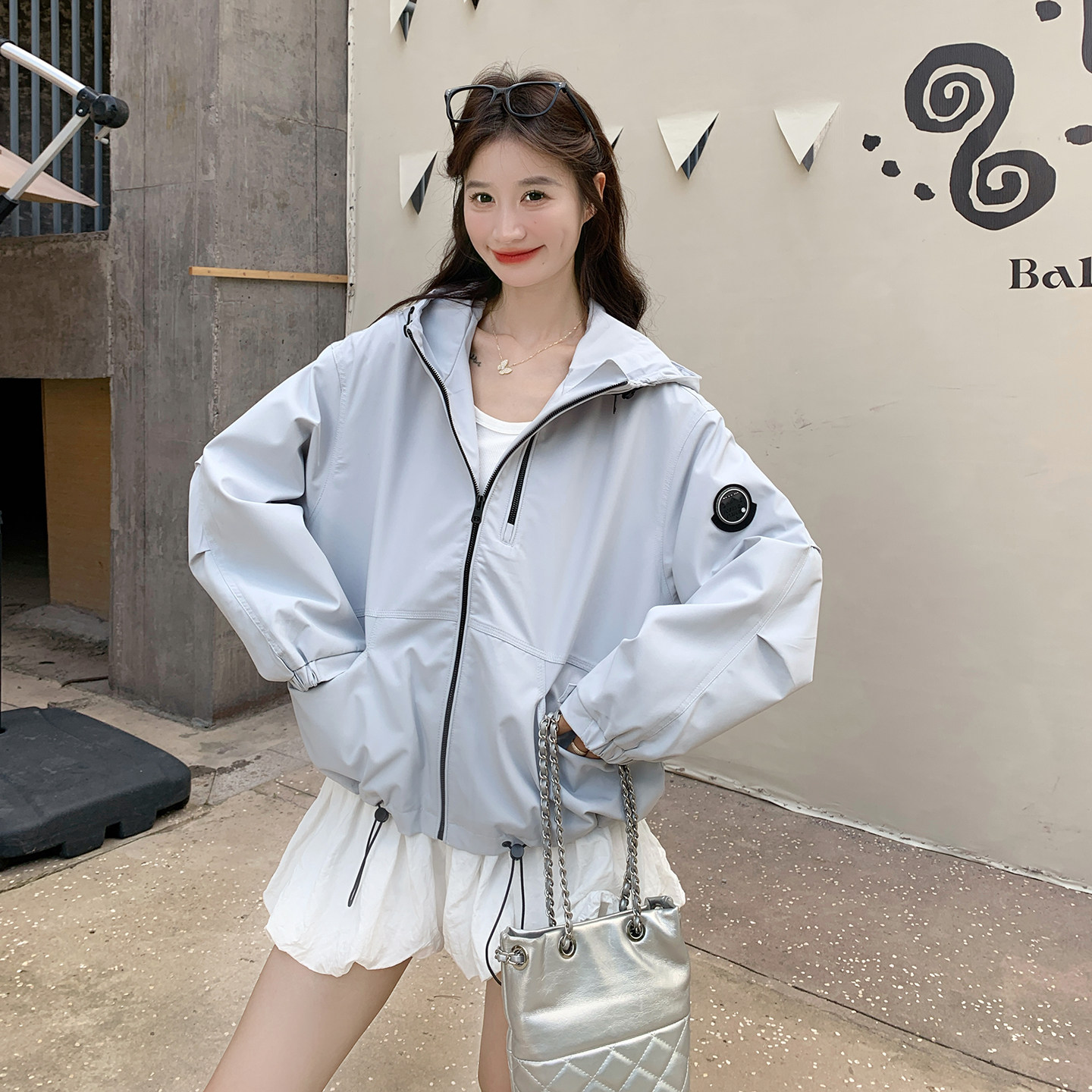 韩系chic蓝色短款连帽冲锋衣外套女春秋超火好看高级小众夹克上衣,女装短外套,2C306