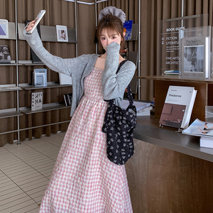 温柔风穿搭粉色格纹吊带裙女夏季新款超好看休闲减龄甜美连衣裙潮图片