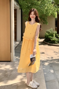 黄色洋气爱心刺绣无袖连衣裙子女2025夏季绝美背心裙小个子长裙潮图片