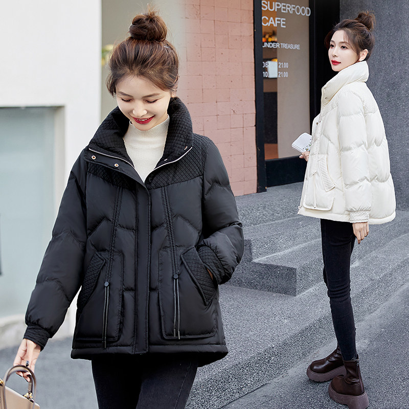 羽绒服女短款2025年新款奶呼呼时尚白鸭绒小个子轻便面包服加厚冬，女装羽绒服，维一诺,女装羽绒服,维一诺（1D095）