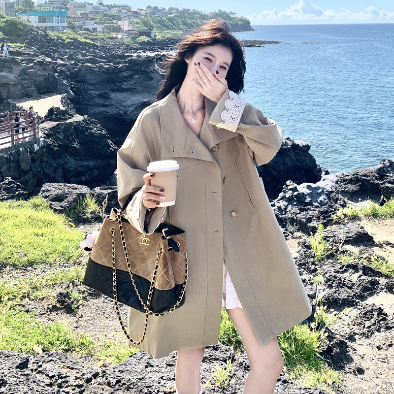卡其色韩系蕾丝袖口拼接风衣外套女2026秋设计感气质休闲翻领大衣,女装风衣,2C159