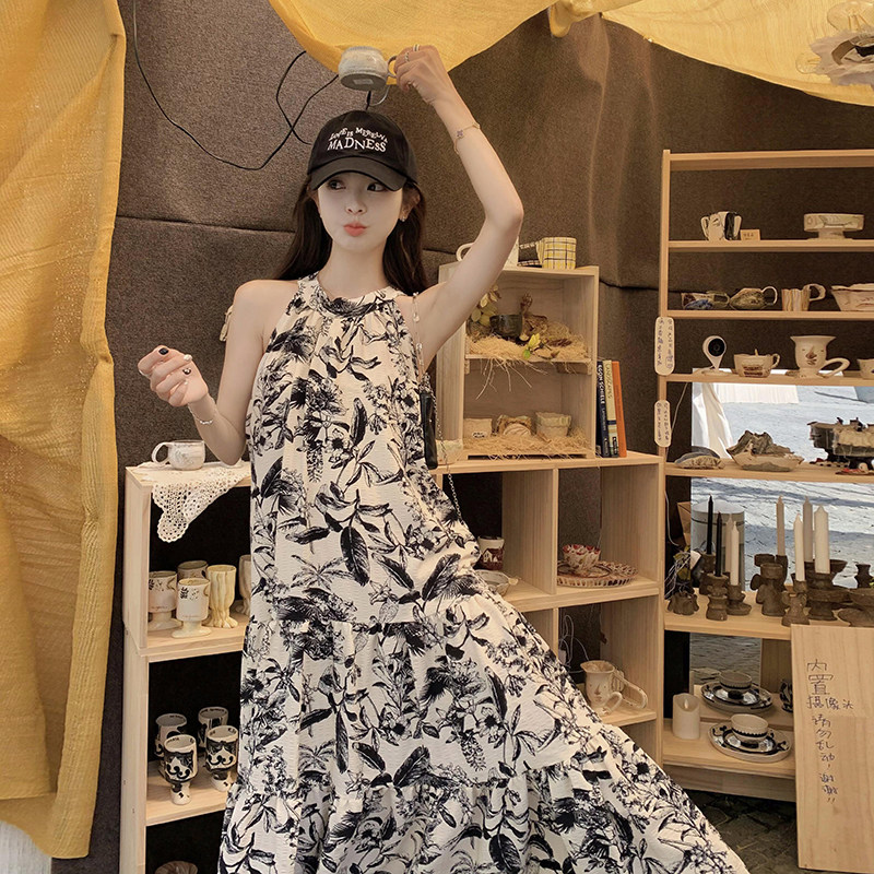 法式绝美无袖挂脖连衣裙女夏2025新款度假风宽松露肩雪纺碎花长裙,女装连衣裙,2C037