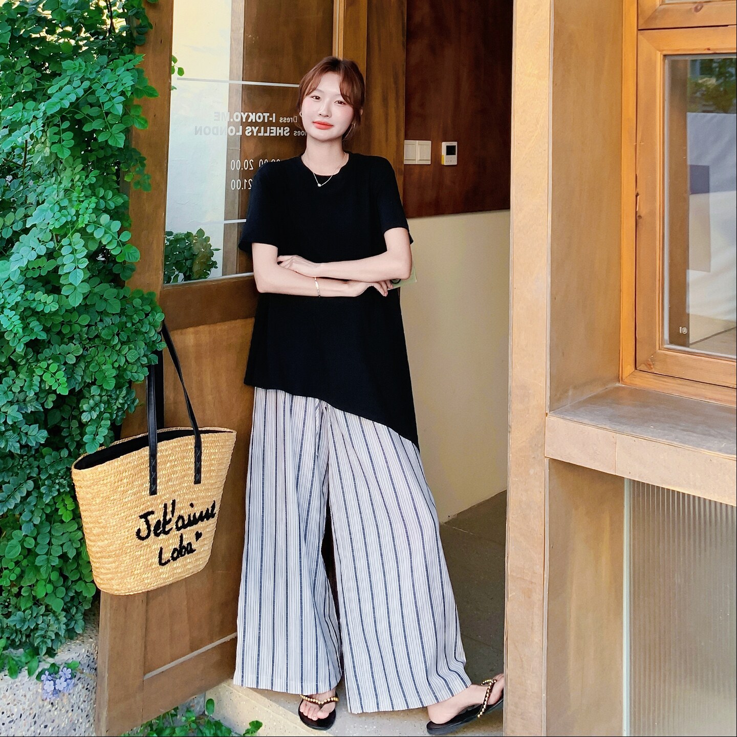 黑色不规则T恤条纹阔腿裤套装女夏2025新款流行小众不撞款两件套,女装连衣裙,2D008