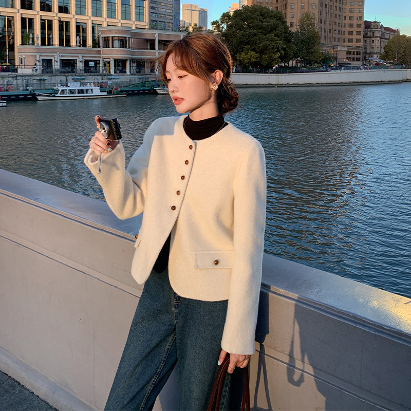 2025现货！气质米白色短款洋气木制纽扣双面羊绒大衣,女装毛呢外套,2C015