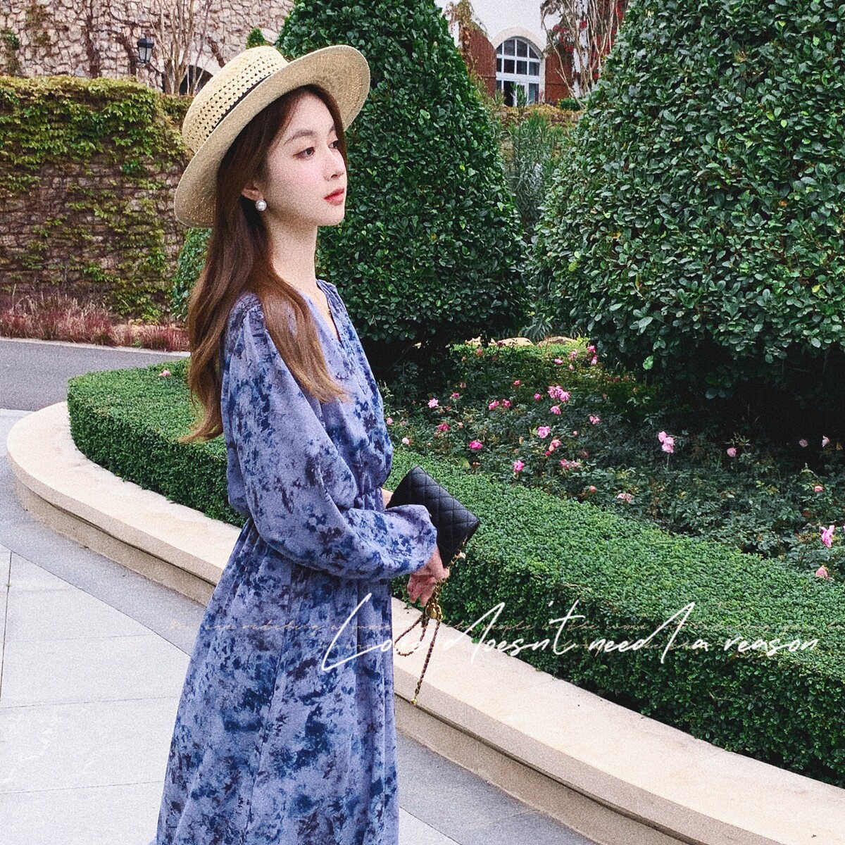 法式气质V领碎花连衣裙女2024秋季新款女神范收腰显瘦长袖茶歇裙,女装连衣裙,2C137