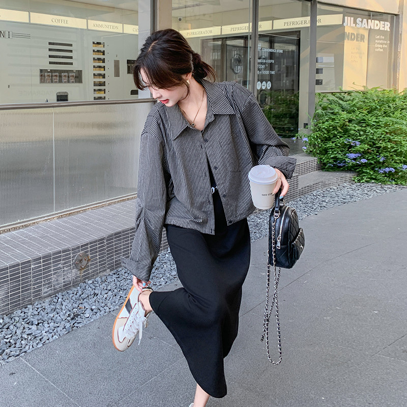 韩系复古条纹上衣外套套装黑色背心裙针织两件套,女装套装/套裙,2C166
