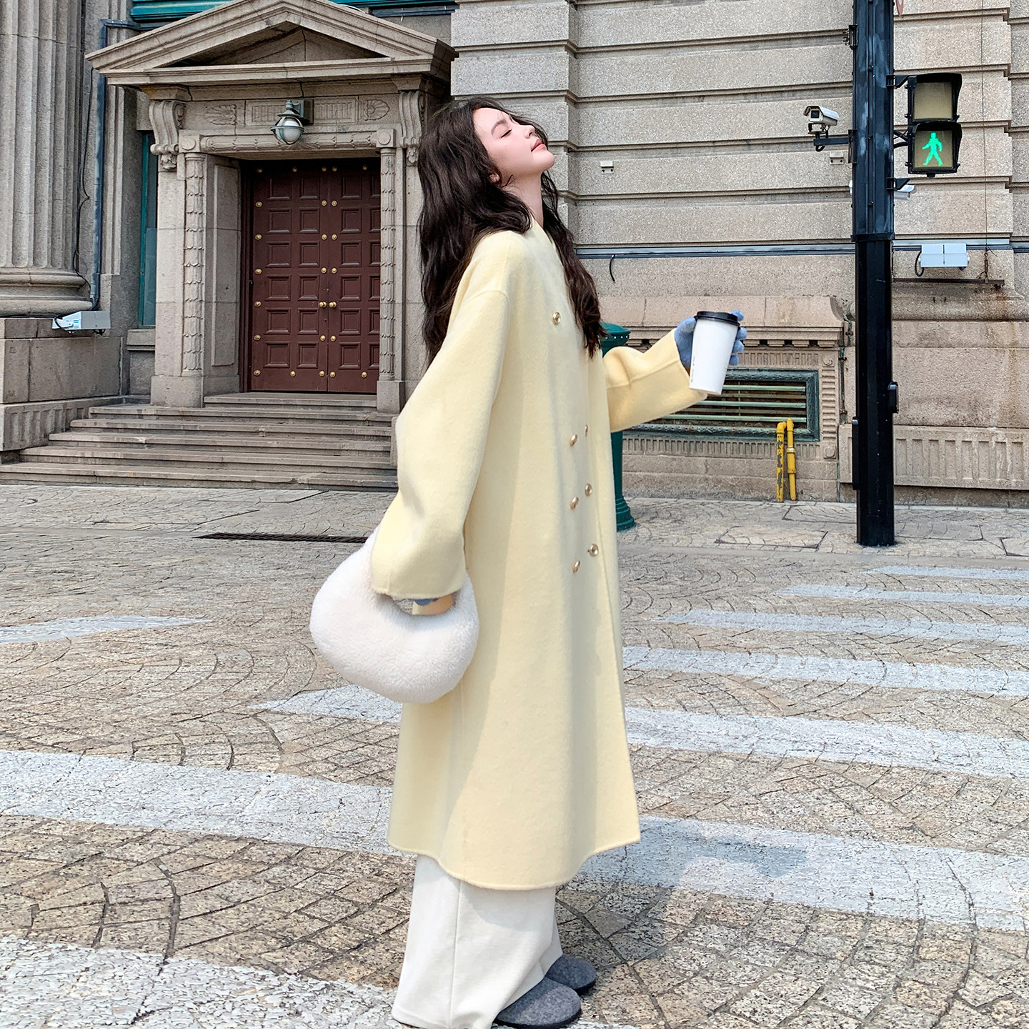 韩版气质宽松高级感外套女2025年秋冬季新款鹅黄色双排扣毛呢大衣,女装毛呢外套,2C030