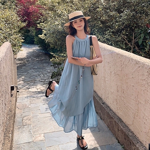 法式海边度假风蓝色连衣裙女2025夏季新款韩系无袖显瘦挂脖长裙子图片