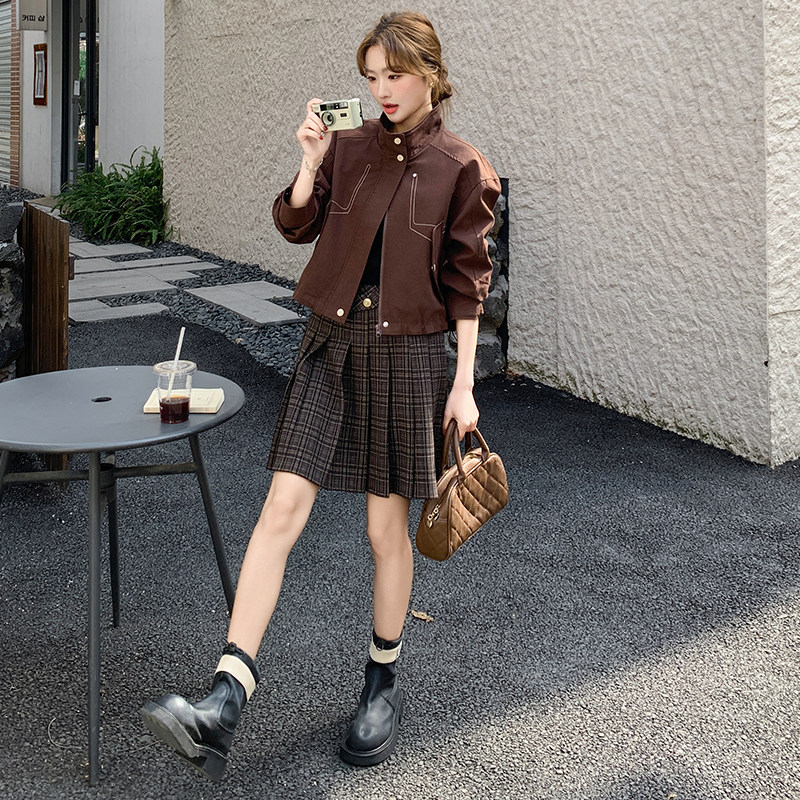咖色立领工装百搭减龄短外套女春秋2025新款小个子巨好看流行上衣,女装短外套,2C326