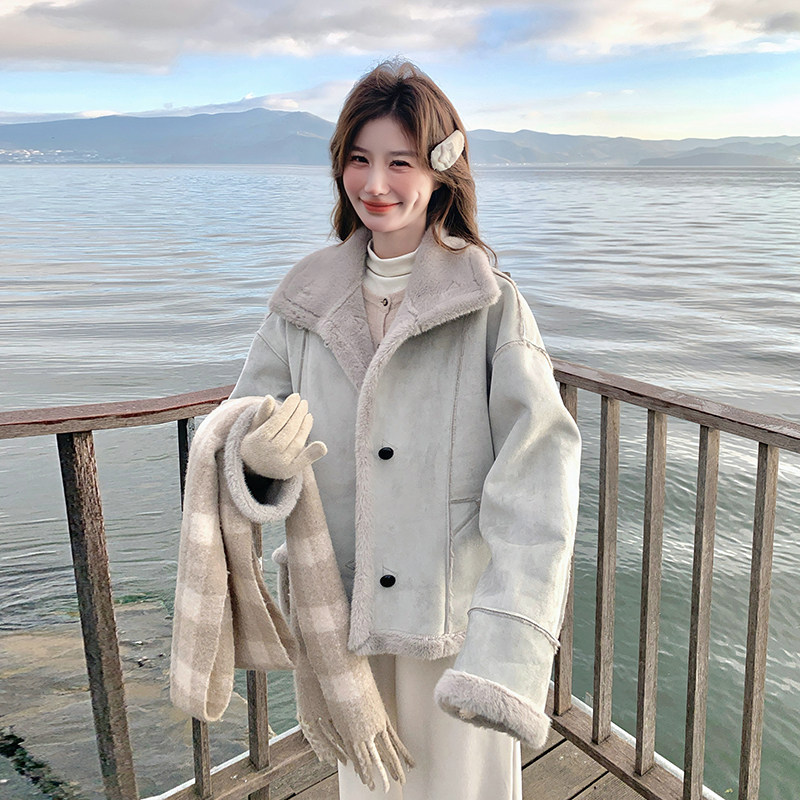 韩系chic蓝色水貂绒皮毛一体外套女秋冬超火好看高级小众加厚夹克,女装短外套,2C131