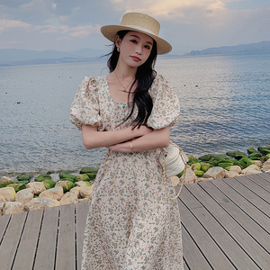 泡泡袖露腰连碎花衣裙女2023夏新款法式温柔风高级感别致茶歇裙子图片