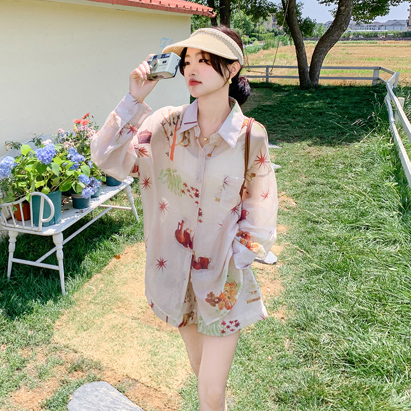 2025新款法式夏季小众植物印花独特度假防晒衬衫短裤两件套装,女装套装/套裙,2C166