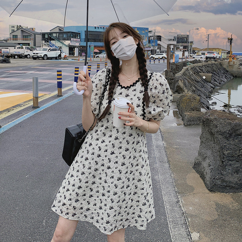 韩系少女风碎花连衣裙女2025夏季新款泡泡袖高腰显瘦小个子a字裙图片