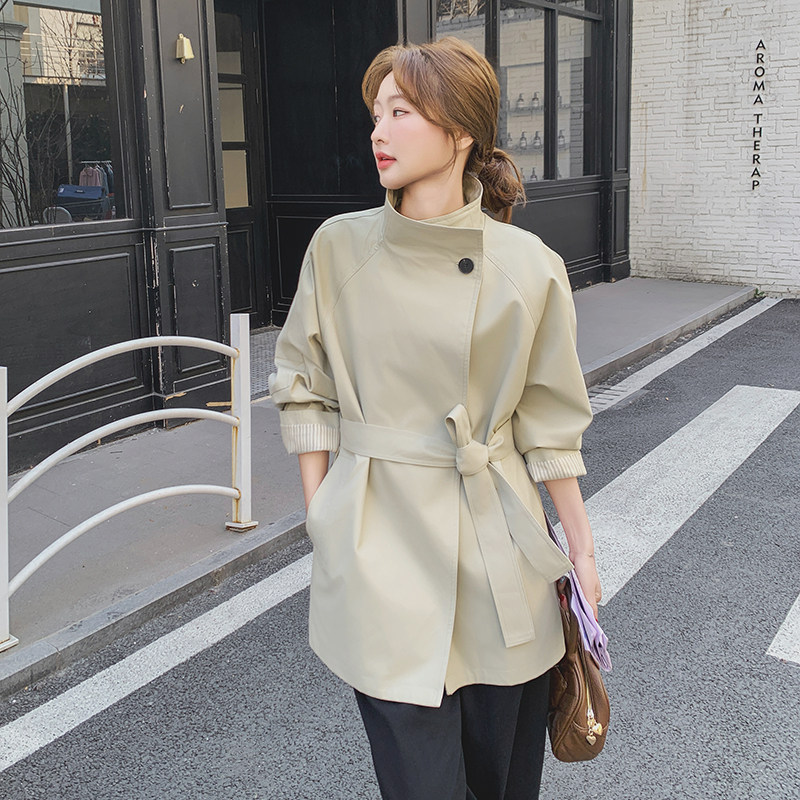 韩系系带立领短款风衣女秋季2025新款高级感气质大衣今年流行外套，女装风衣，2C077