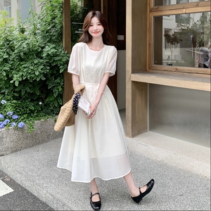 法式泡泡袖白色连衣裙女夏2025新款温柔风减龄气质显瘦巨好看长裙图片